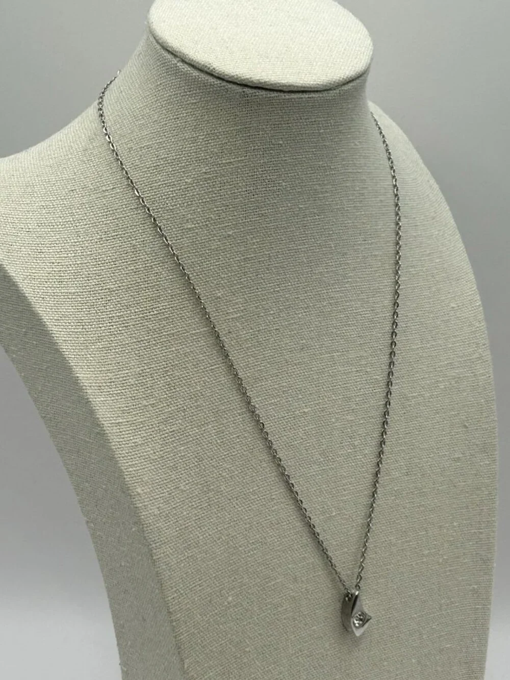 Sarah Coventry Necklace Silver Tone Contemporary Drop Minimalist Pendant Crystal